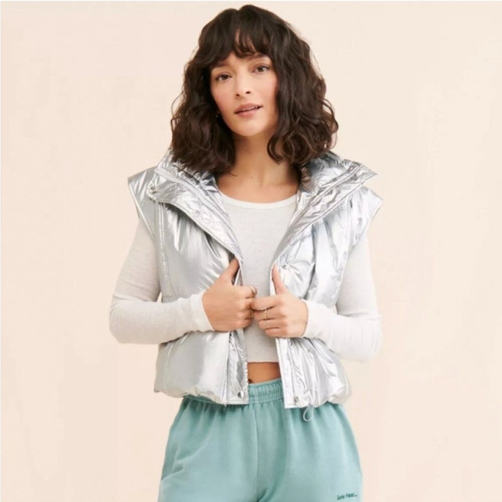 Anthropologie Daily Practice Silver Metallic Puffer Vest Size Small S Fall Fun